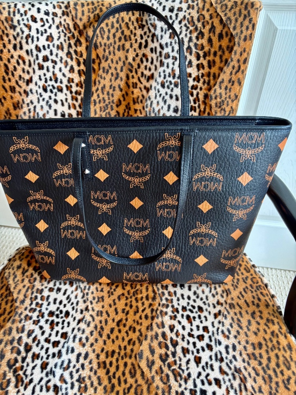 MCM Aren Tote - Black and Orange